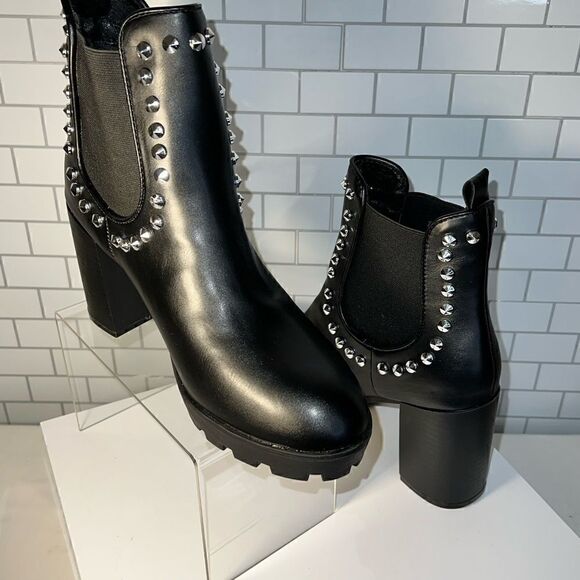NWOB Nicole Miller “Aston” Studded Boot - Picture 4 of 5